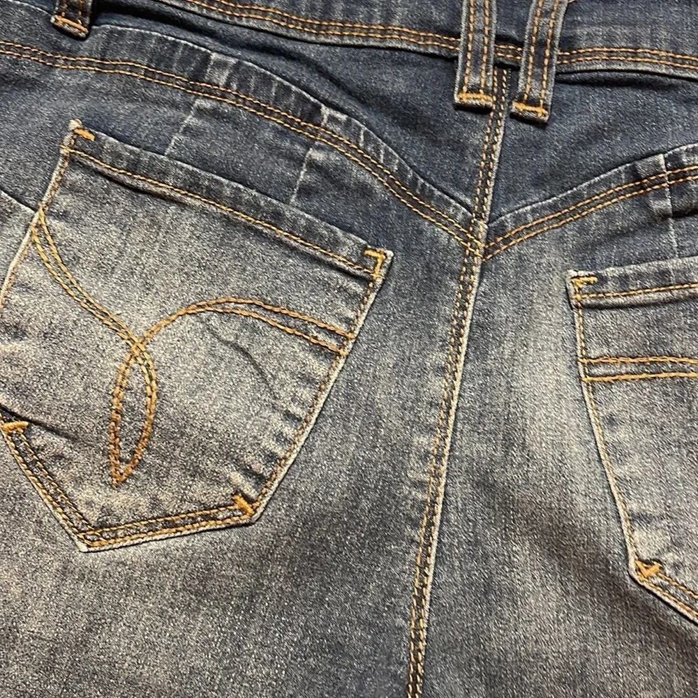 YMI jean shorts size 3/26